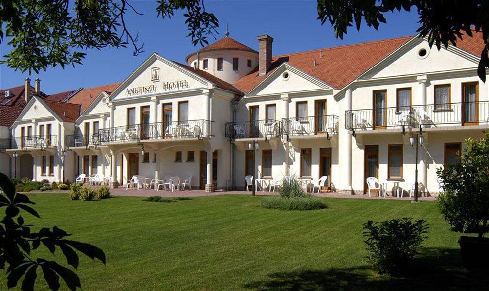 Ametiszt Hotel Harkány Buitenkant foto