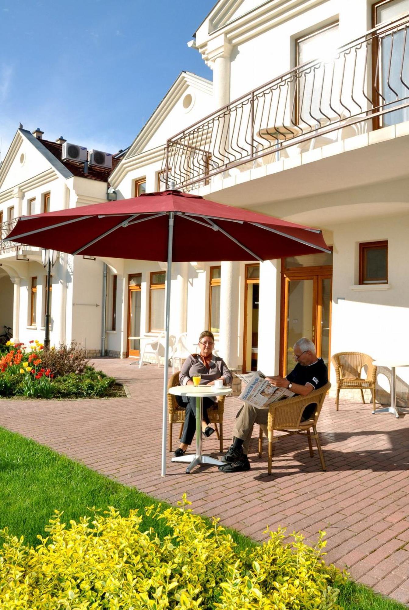 Ametiszt Hotel Harkány Buitenkant foto