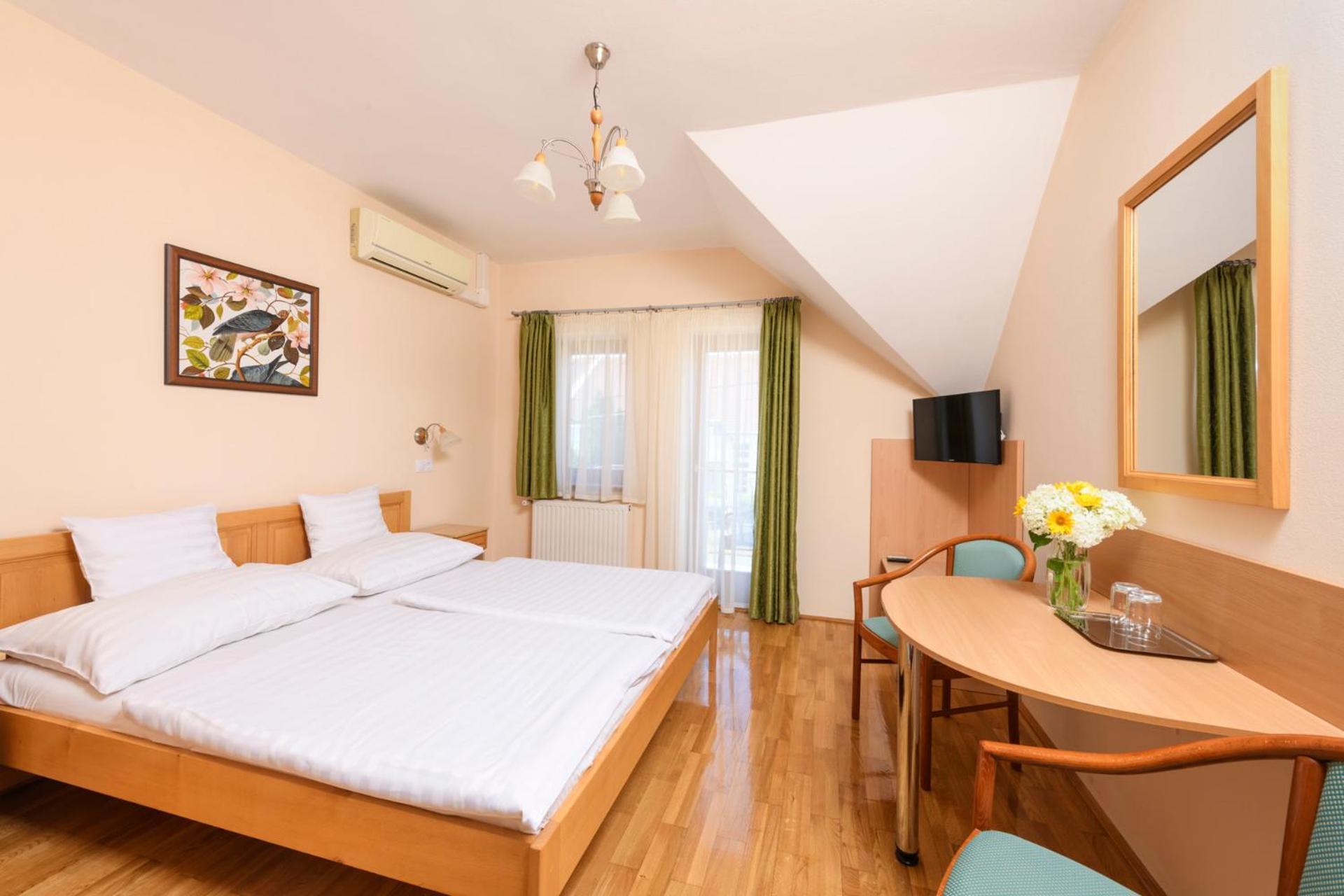 Ametiszt Hotel Harkány Buitenkant foto
