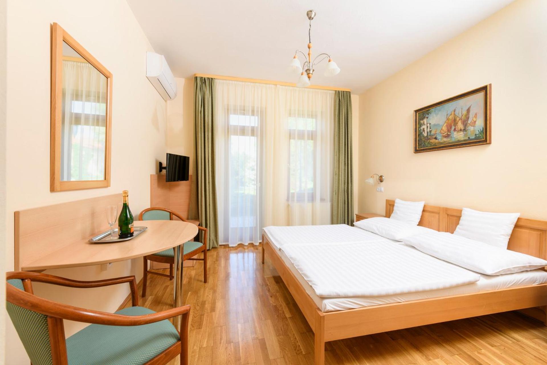 Ametiszt Hotel Harkány Buitenkant foto