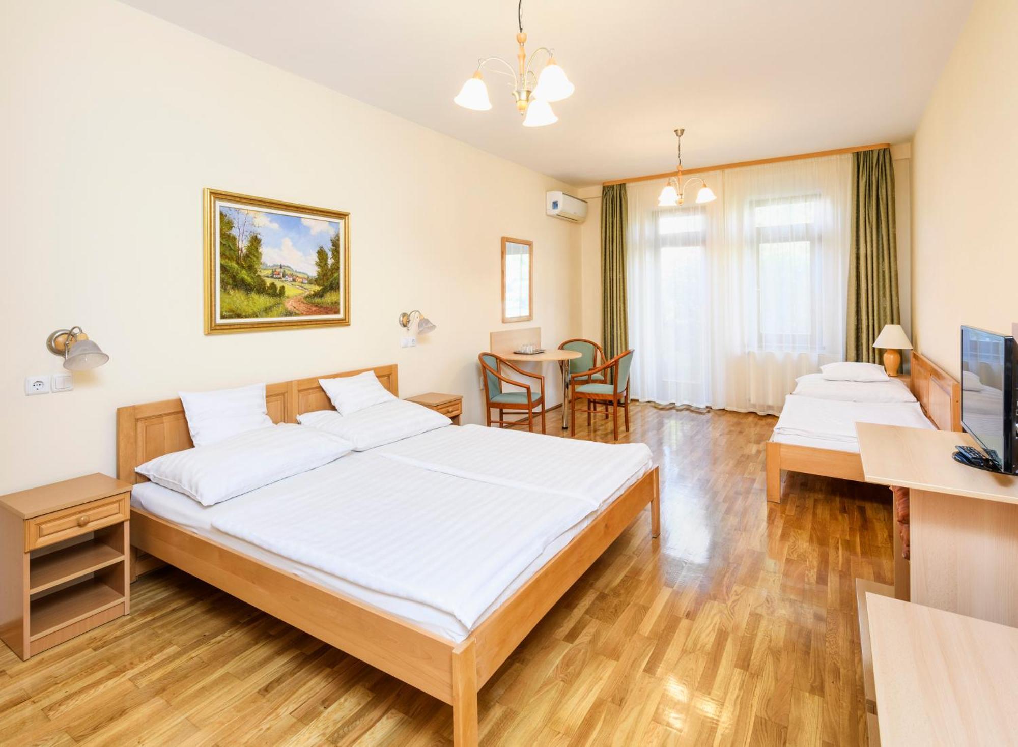 Ametiszt Hotel Harkány Buitenkant foto