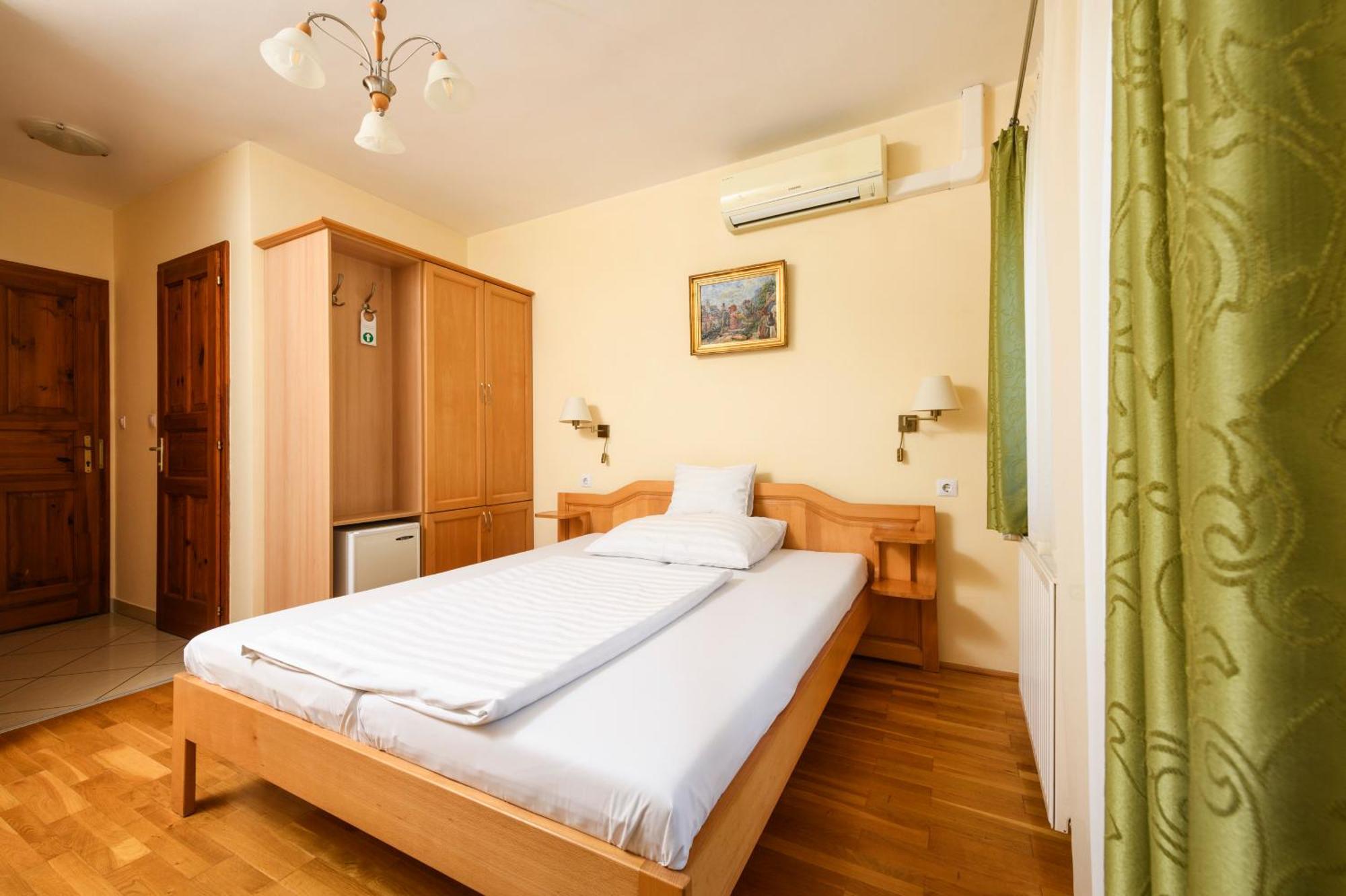 Ametiszt Hotel Harkány Buitenkant foto