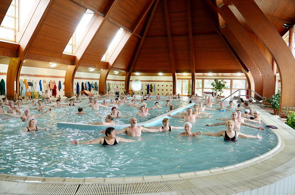 Ametiszt Hotel Harkány Buitenkant foto