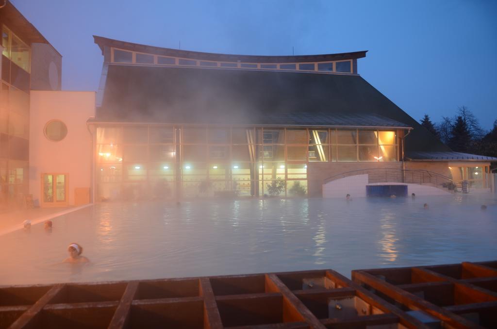 Ametiszt Hotel Harkány Buitenkant foto