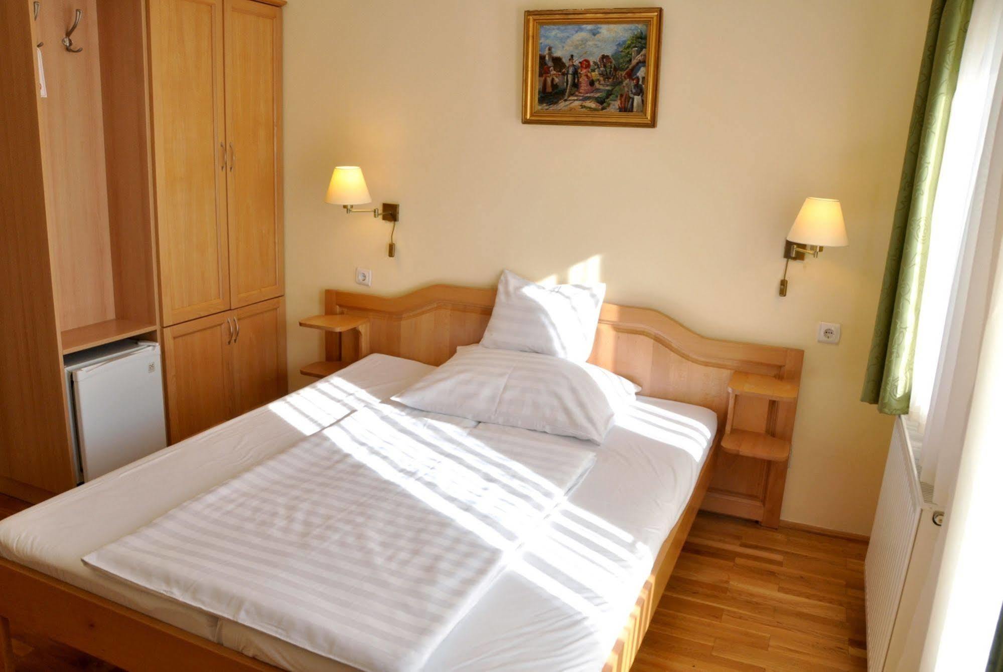 Ametiszt Hotel Harkány Buitenkant foto